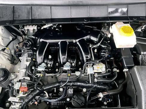 Certified 2025 Nissan Pathfinder SL image 32