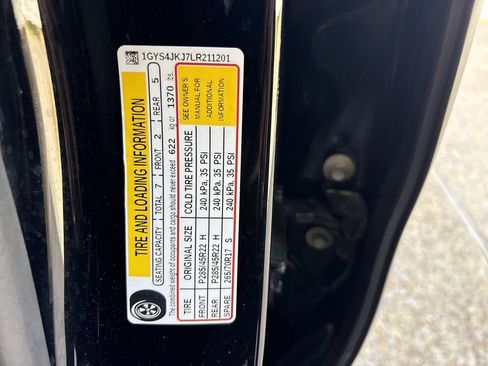 Certified 2020 Cadillac Escalade ESV Premium Luxury w/ Escalade Sport Edition AWD/4WD image 35