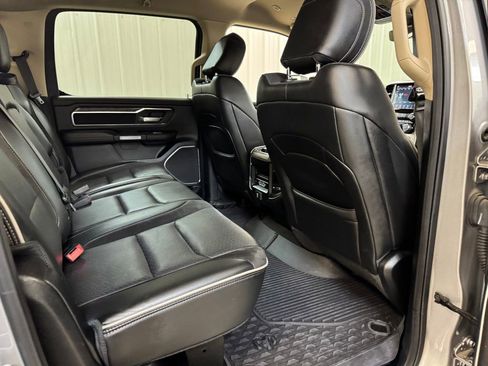 Used 2019 RAM 1500 Laramie AWD/4WD image 25