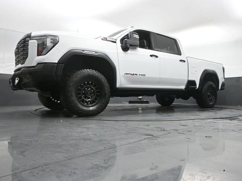 Used 2024 GMC Sierra 2500 AT4X w/ AT4X AEV Edition image 49