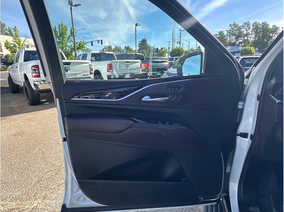 Used 2021 Cadillac Escalade ESV Sport Platinum AWD/4WD image 14
