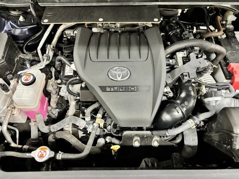 Used 2024 Toyota Highlander XLE FWD image 25