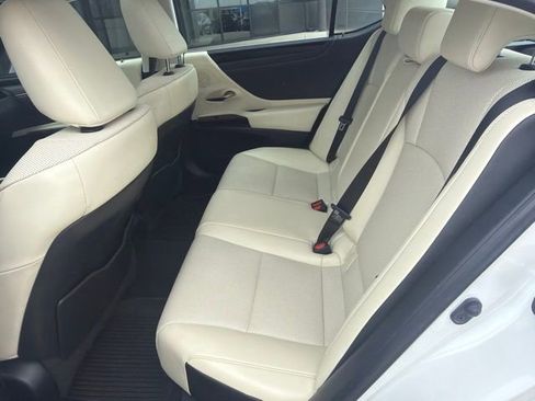 Used 2022 Lexus ES 350 w/ Premium Package FWD image 8
