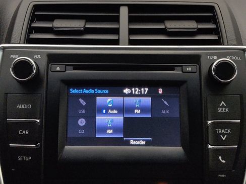Used 2016 Toyota Camry SE FWD image 25