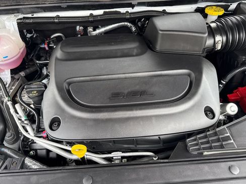 Used 2026 Chrysler Pacifica Limited AWD/4WD image 33