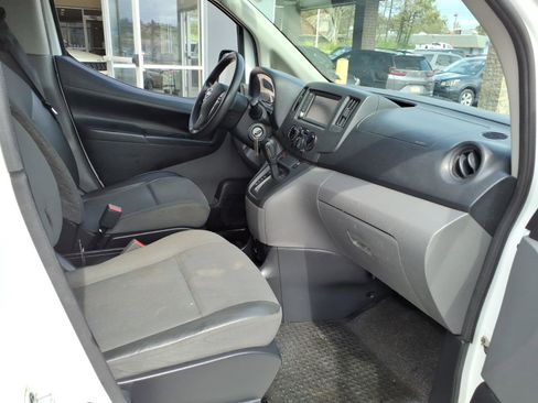 Used 2020 Nissan NV200 S image 11