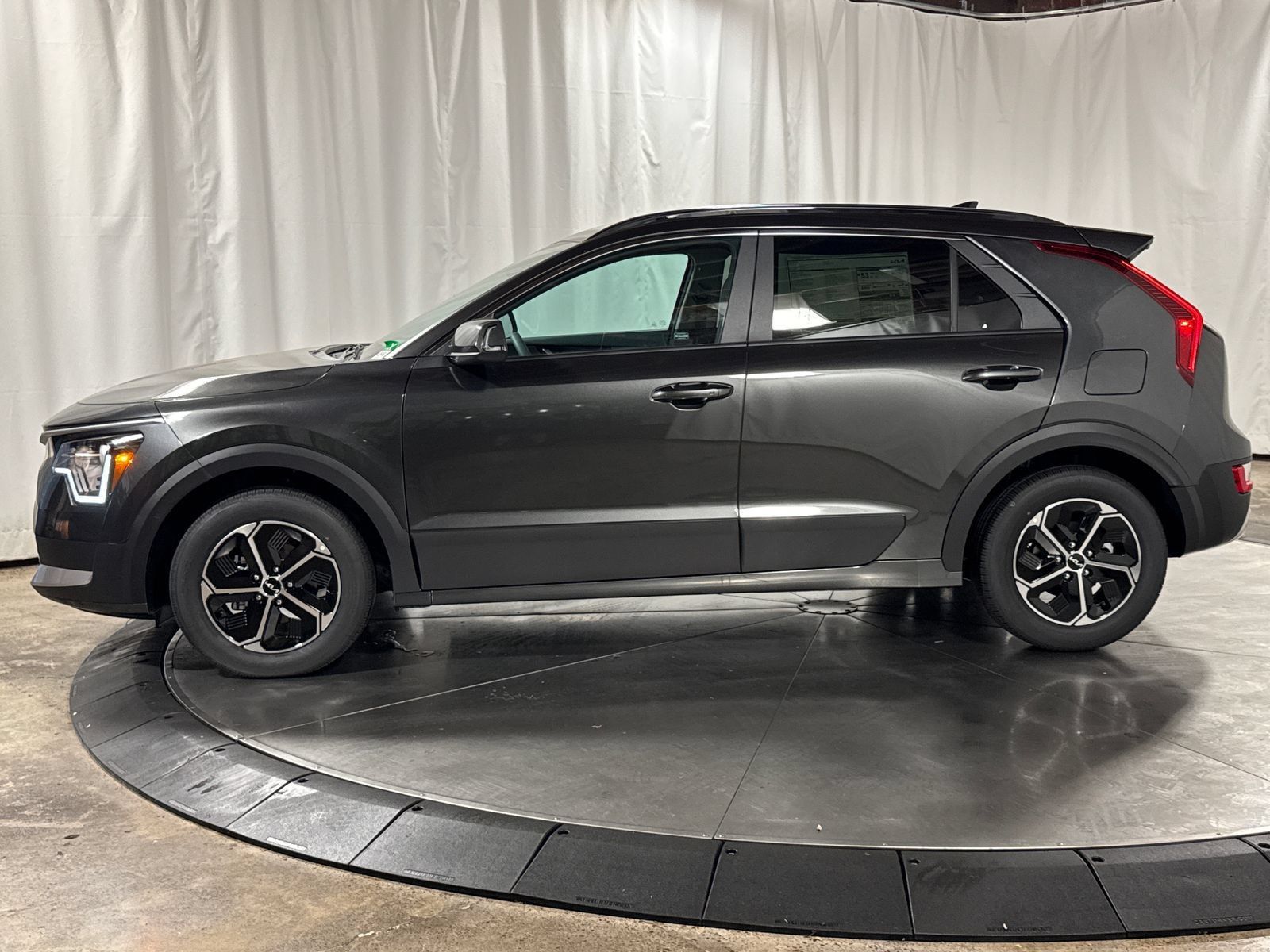 New 2026 Kia Niro EX FWD image 7
