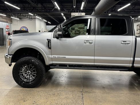 Used 2022 Ford F250 Lariat w/ Tremor Off-Road Package image 5