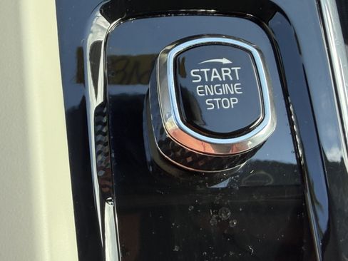 Certified 2023 Volvo XC60 B5 Plus w/ Protection Package Premier image 27