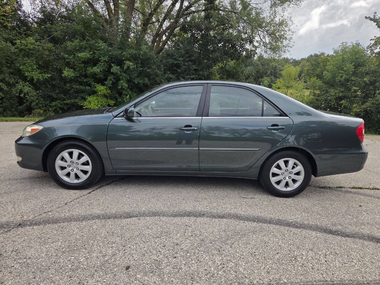 Used 2003 Toyota Camry XLE w/ XLE Premium Plus Pkg FWD image 3