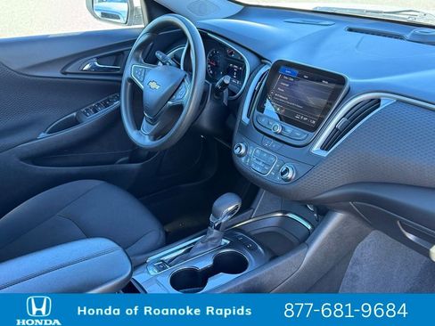 Used 2024 Chevrolet Malibu LT image 5