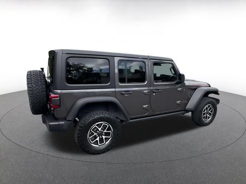 Used 2025 Jeep Wrangler Unlimited Rubicon AWD/4WD image 11