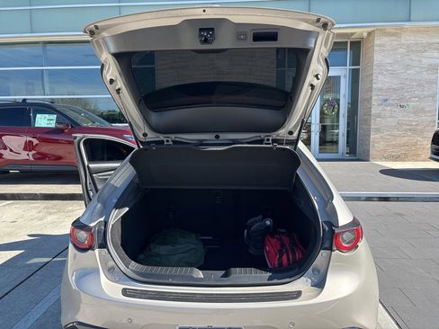 Used 2024 MAZDA MAZDA3 Hatchback w/Premium Plus Pkg image 17