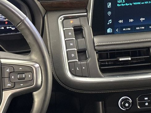 Used 2023 Chevrolet Tahoe Premier AWD/4WD image 25