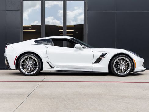 Used 2019 Chevrolet Corvette Grand Sport image 10