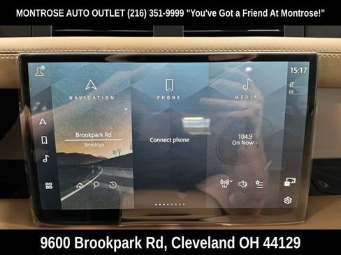 New 2025 Land Rover Defender 110 X-Dynamic SE image 18