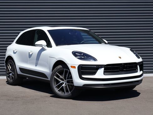 New 2026 Porsche Macan AWD/4WD image 7