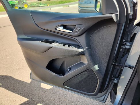 Used 2024 Chevrolet Equinox LT image 19