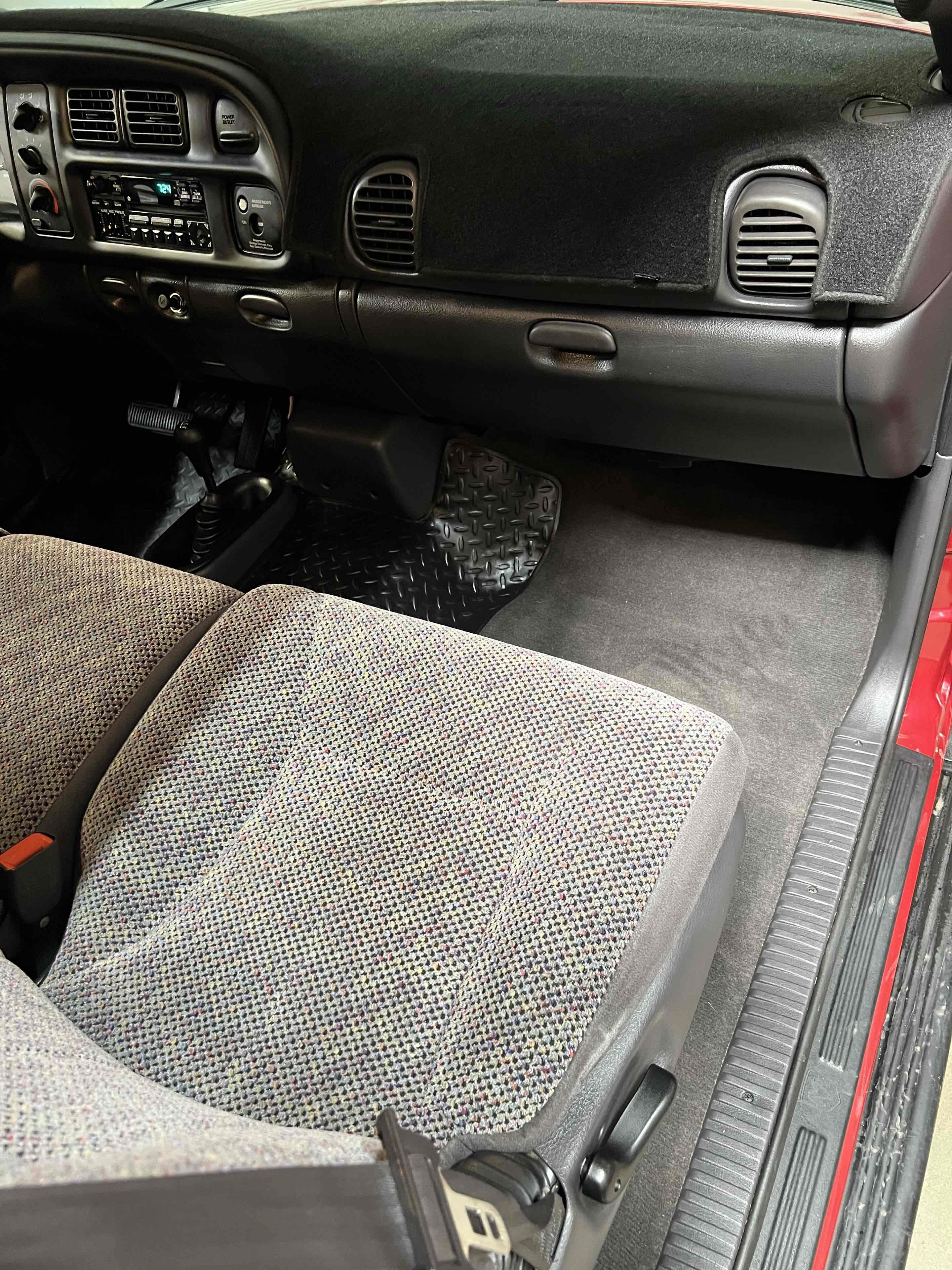 Used 1998 Dodge Ram 2500 Truck 4x4 Quad Cab image 31