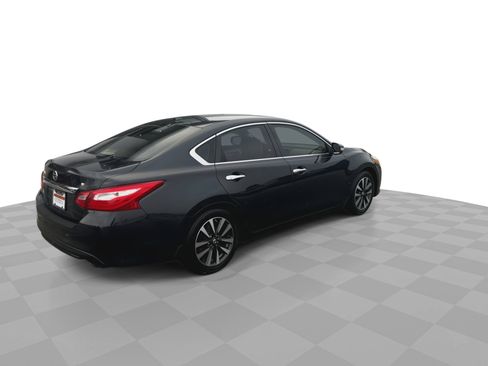 Used 2016 Nissan Altima 2.5 SL w/ 2.5 Technology Package image 8