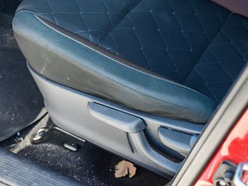 Used 2020 Nissan Kicks SR FWD image 27
