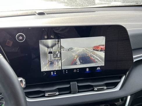 Certified 2025 Chevrolet Equinox LT w/ Safety and Technology Package image 28