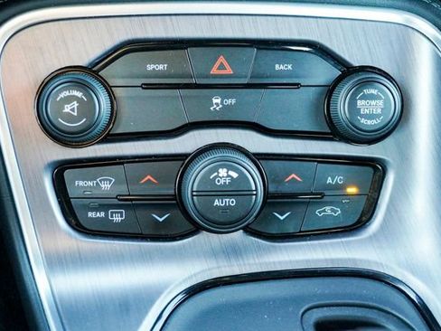 Used 2016 Dodge Challenger SXT image 19