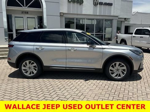 Used 2023 Lincoln Corsair FWD image 5