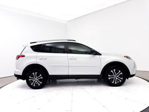 Used 2017 Toyota RAV4 LE FWD image 36