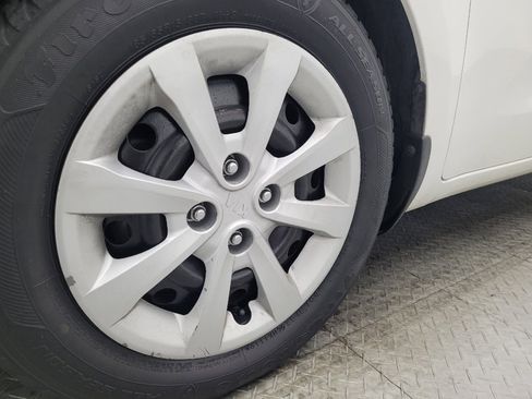 Used 2013 Kia Rio EX image 31