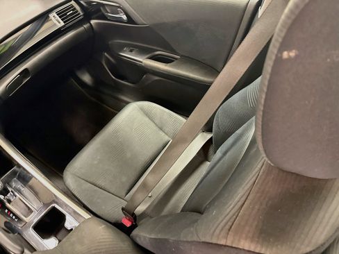 Used 2016 Honda Accord LX image 21
