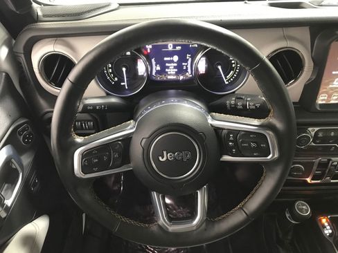 Used 2021 Jeep Wrangler Unlimited Sahara AWD/4WD image 6