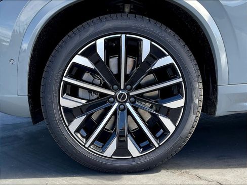 New 2026 Volvo XC90 T8 Ultra w/ Lounge Package AWD/4WD image 14