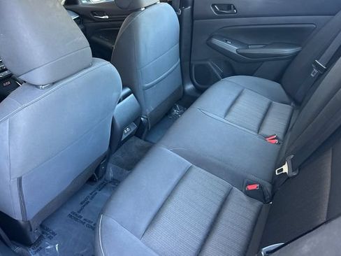 Used 2025 Nissan Altima 2.5 SV FWD image 12