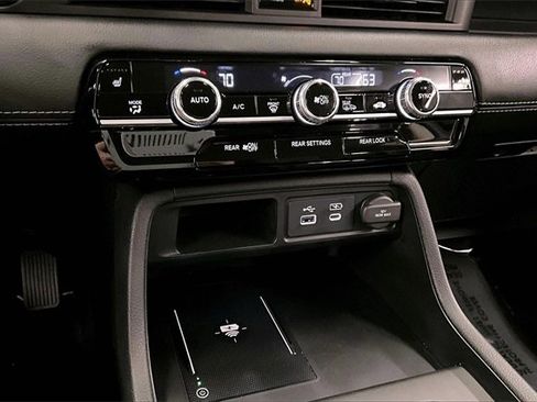 Used 2025 Honda Pilot EX-L image 27