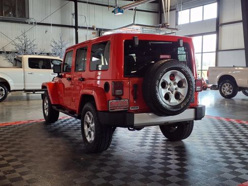 Used 2013 Jeep Wrangler Unlimited Sahara AWD/4WD image 4