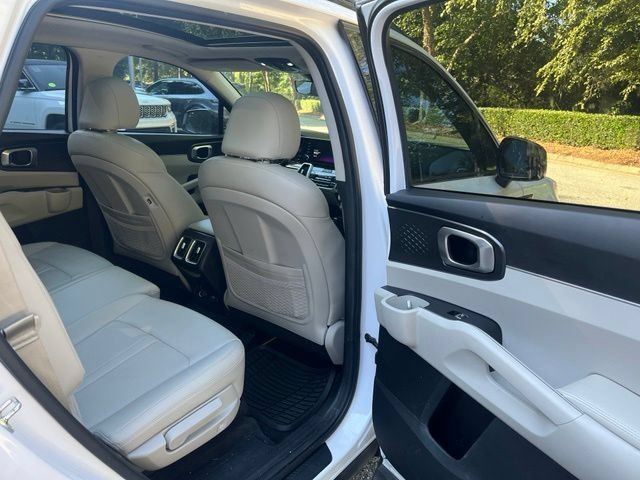 Used 2022 Kia Sorento S w/ Panoramic Sunroof Package FWD image 12