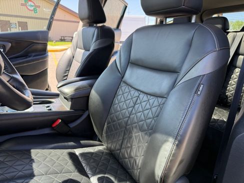 Used 2023 Nissan Murano Platinum image 16