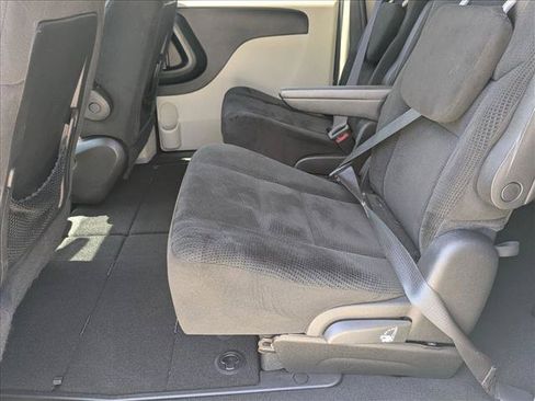 Used 2016 Dodge Grand Caravan SE w/ Quick Order Package 29E SE FWD image 16