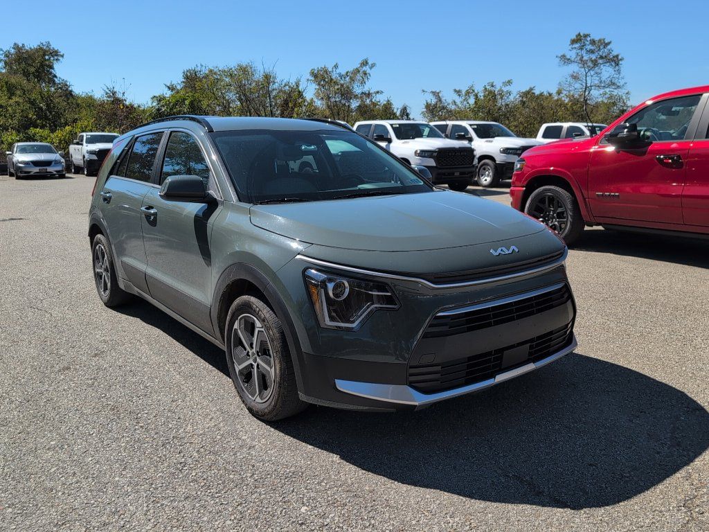 Used 2024 Kia Niro EX FWD image 1