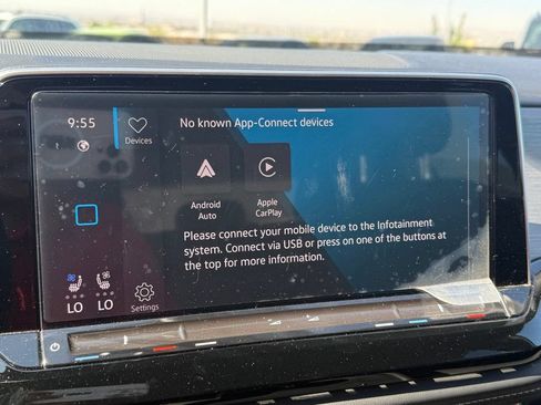 Used 2024 Volkswagen Atlas Cross Sport SE FWD image 22
