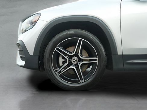 Used 2023 Mercedes-Benz GLB 250 image 17