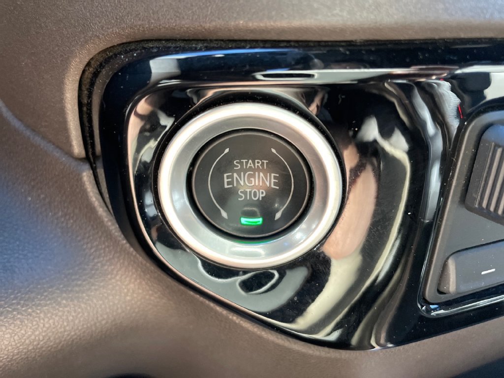 Used 2022 GMC Sierra 1500 SLT w/ SLT Premium Plus Package AWD/4WD image 16