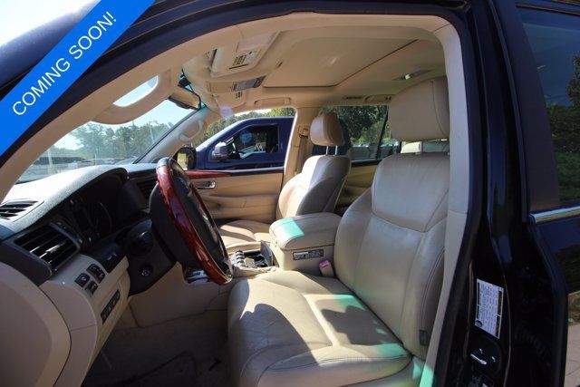 Used 2008 Lexus LX 570 4WD w/ Technology Pkg image 2