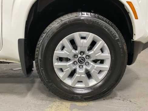 Used 2024 Nissan Frontier SV w/ Technology Package image 29