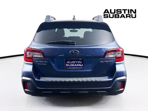 Used 2018 Subaru Outback 2.5i Limited image 6
