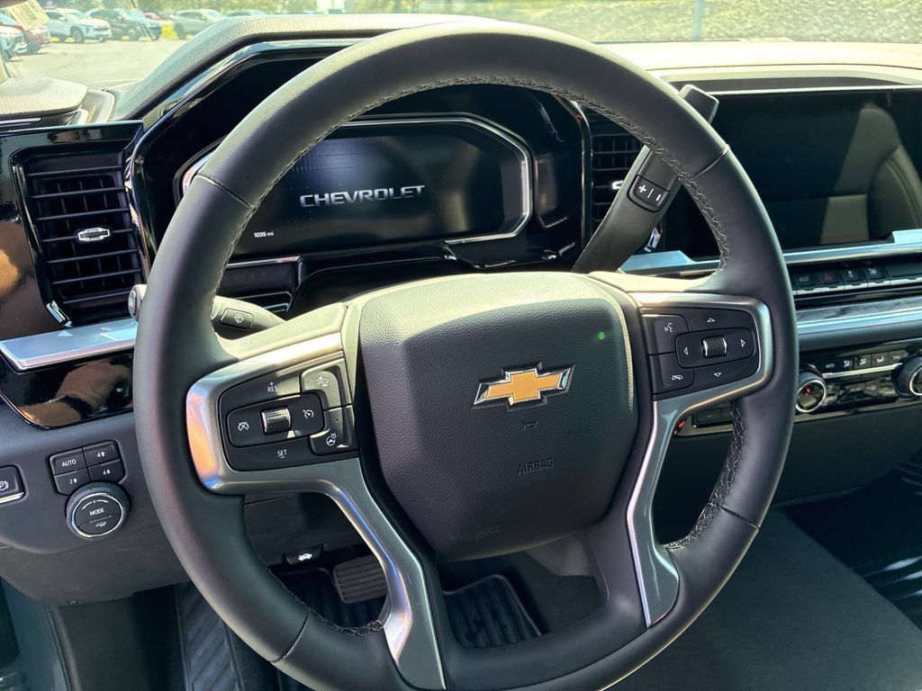 Used 2026 Chevrolet Silverado 3500 LTZ AWD/4WD image 11