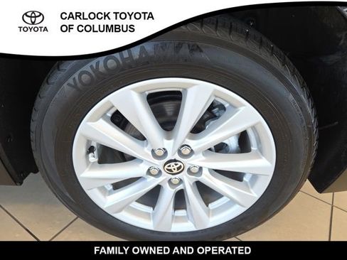 Used 2025 Toyota Corolla SE image 10