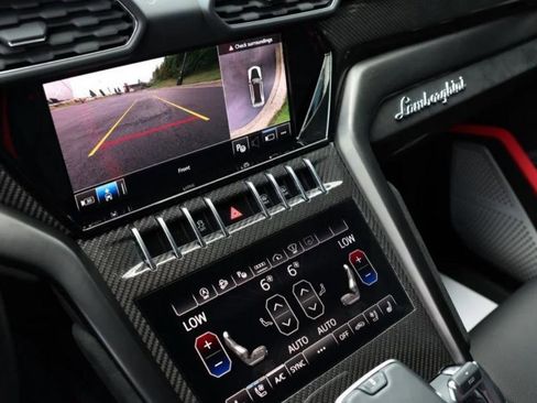 Used 2024 Lamborghini Urus Performante image 11