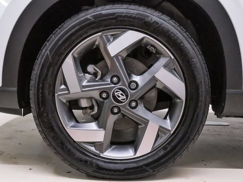 Certified 2024 Hyundai Venue SEL FWD image 34